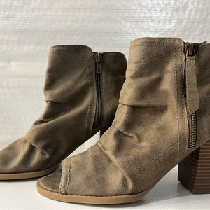 Brown heel boots